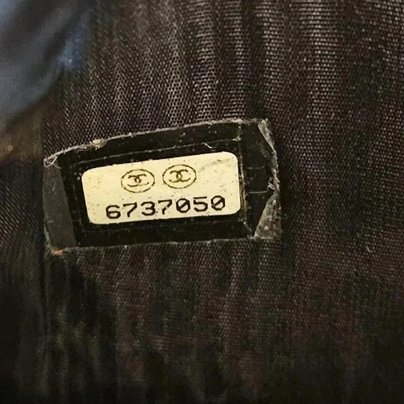 CHANEL Caviar Leather  Bifold Wallet - Picture 4 of 15